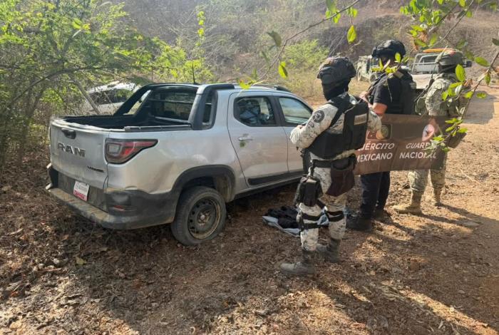 Recuperan camioneta robada en Lázaro Cárdenas