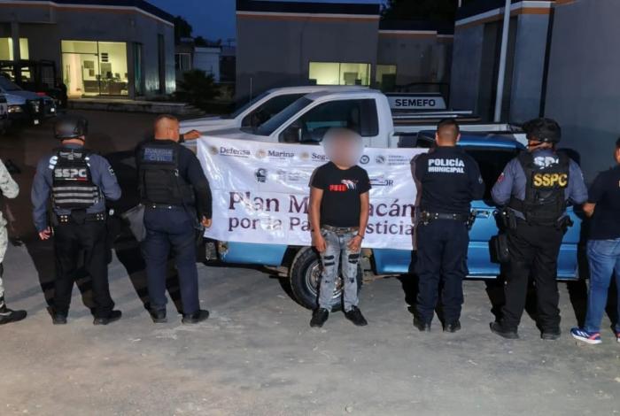 Recuperan tres vehículos rob4dos y detienen a tres, en Michoacán