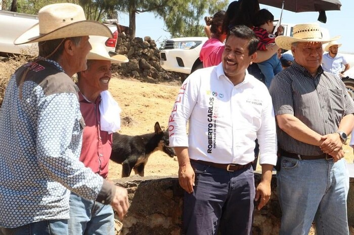 Refrendan a Roberto Carlos López voto rural