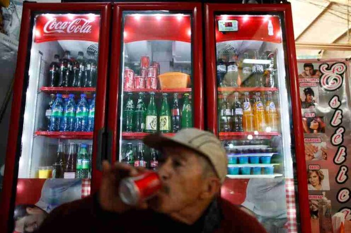 Refrescos, gasolinas y cigarros suben de precio en 2025