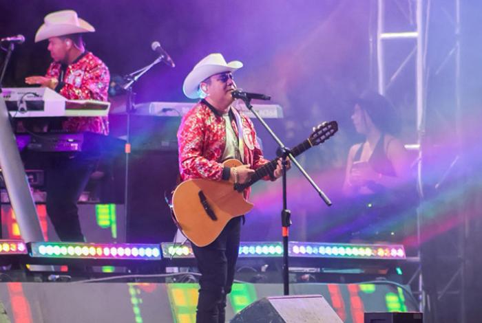 Regresa el duranguese a la Expo Fiesta LZC con el Trono de México