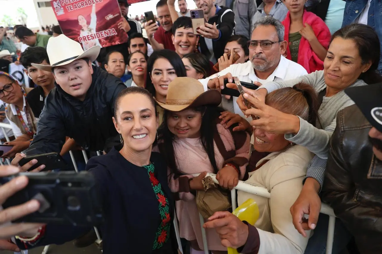 REÚNE PRESIDENTA CLAUDIA SHEINBAUM A MÁS DE 150 MIL MEXICANAS Y MEXICANOS DE 9 ESTADOS EN UN HISTÓRICO PRIMER FIN DE SEMANA DE GIRA NACIONAL PARA LA RENDICIÓN DE CUENTAS
