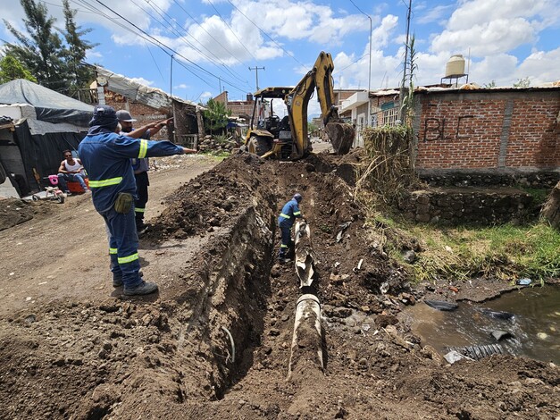 Reparan fuga de agua en el acueducto norte de Zamora