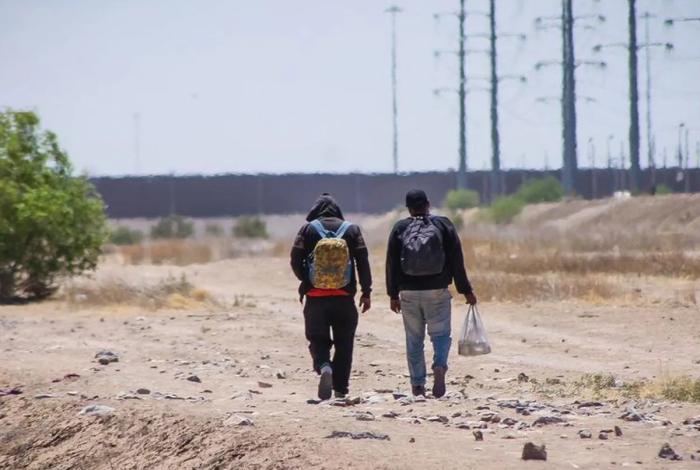 Reporta EU reducción del 80% en cruces ilegales desde México en 2025
