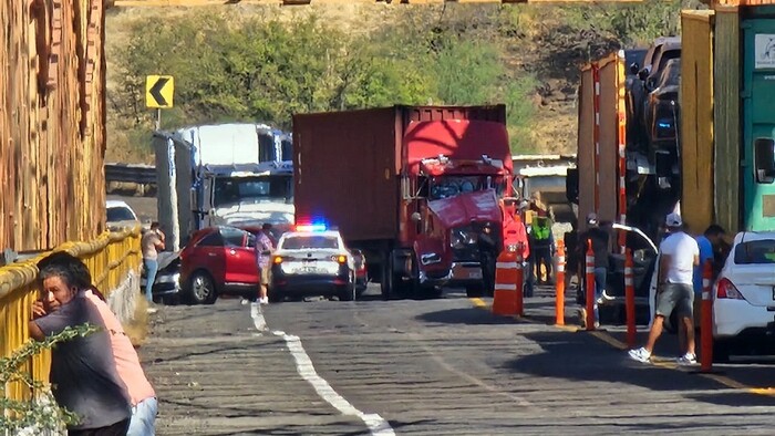 Reportan 2 accidentes vehiculares en diversos puntos de la Autopista Siglo XXI