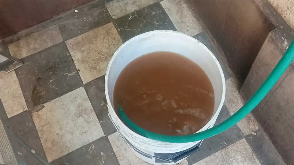 Reportan agua potable contaminada en Guadalajara