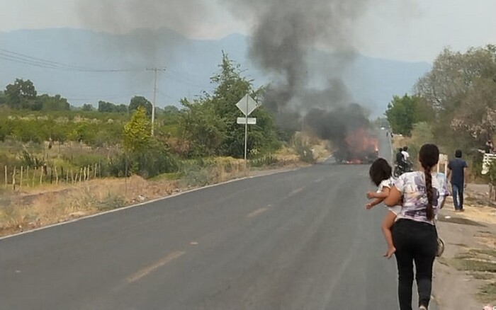 Reportan quema de vehículos y tiroteo en Buenavista por detención de ‘La Sirena’