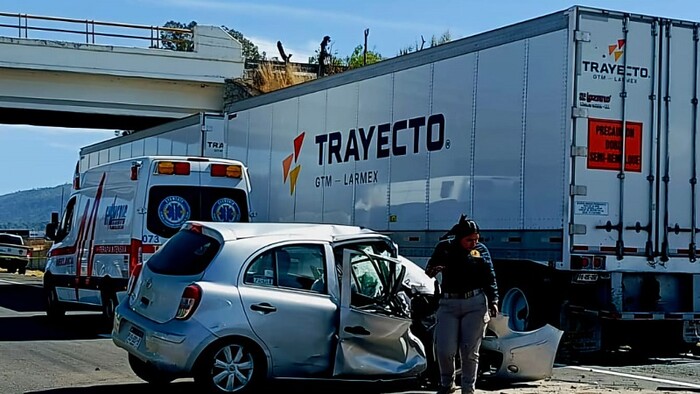 Reportan un muerto y un herido tras choque en la autopista México-Guadalajara