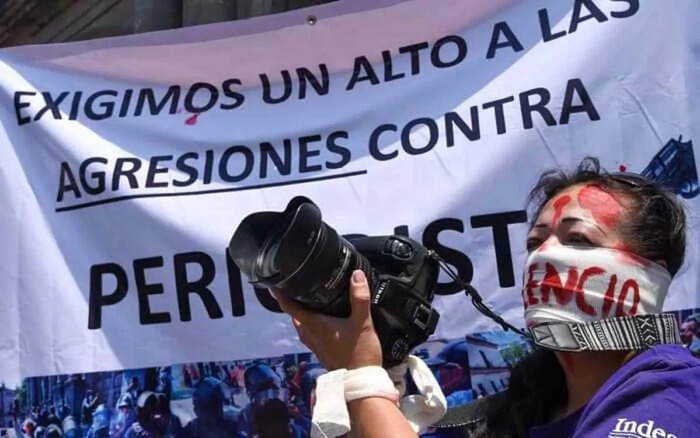 Reporteros son agredidos en Tepic; ayuntamiento promete “castigo”