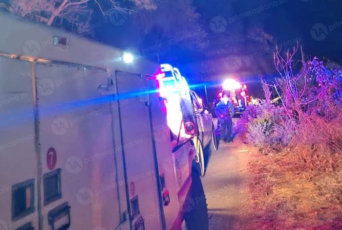 Resc4tan a motociclista en Tacámbaro; cayó por barranco de 12 m