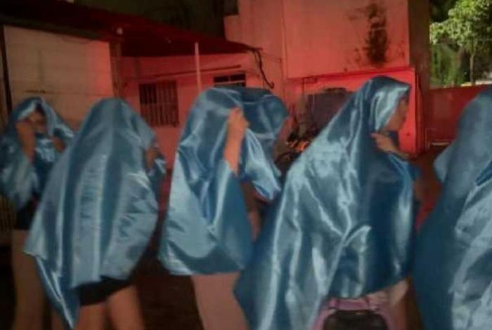 Rescatan a catorce mujeres, presuntas víctimas de trata de personas, en Quintana Roo