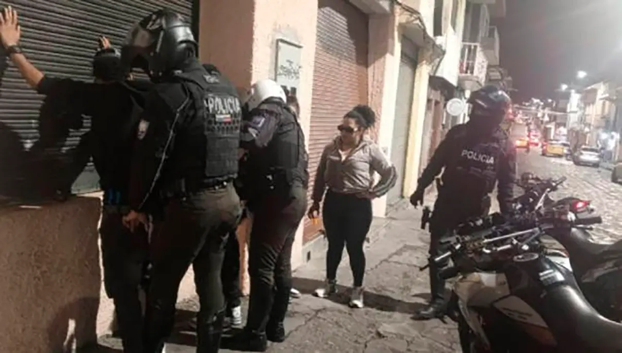 Rescatan a docente secuestrada por su exalumno en Ecuador