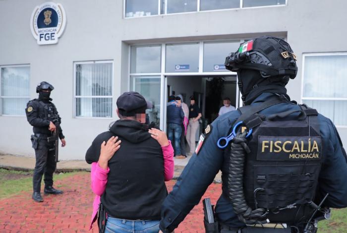 Rescatan a dos secuestrados en una huerta