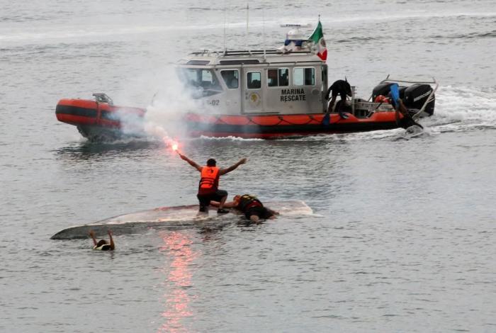 Rescatan embarcación con 27 menores en Sinaloa