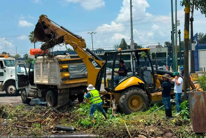 Retiran más de 70 toneladas de basura del Dren Barajas