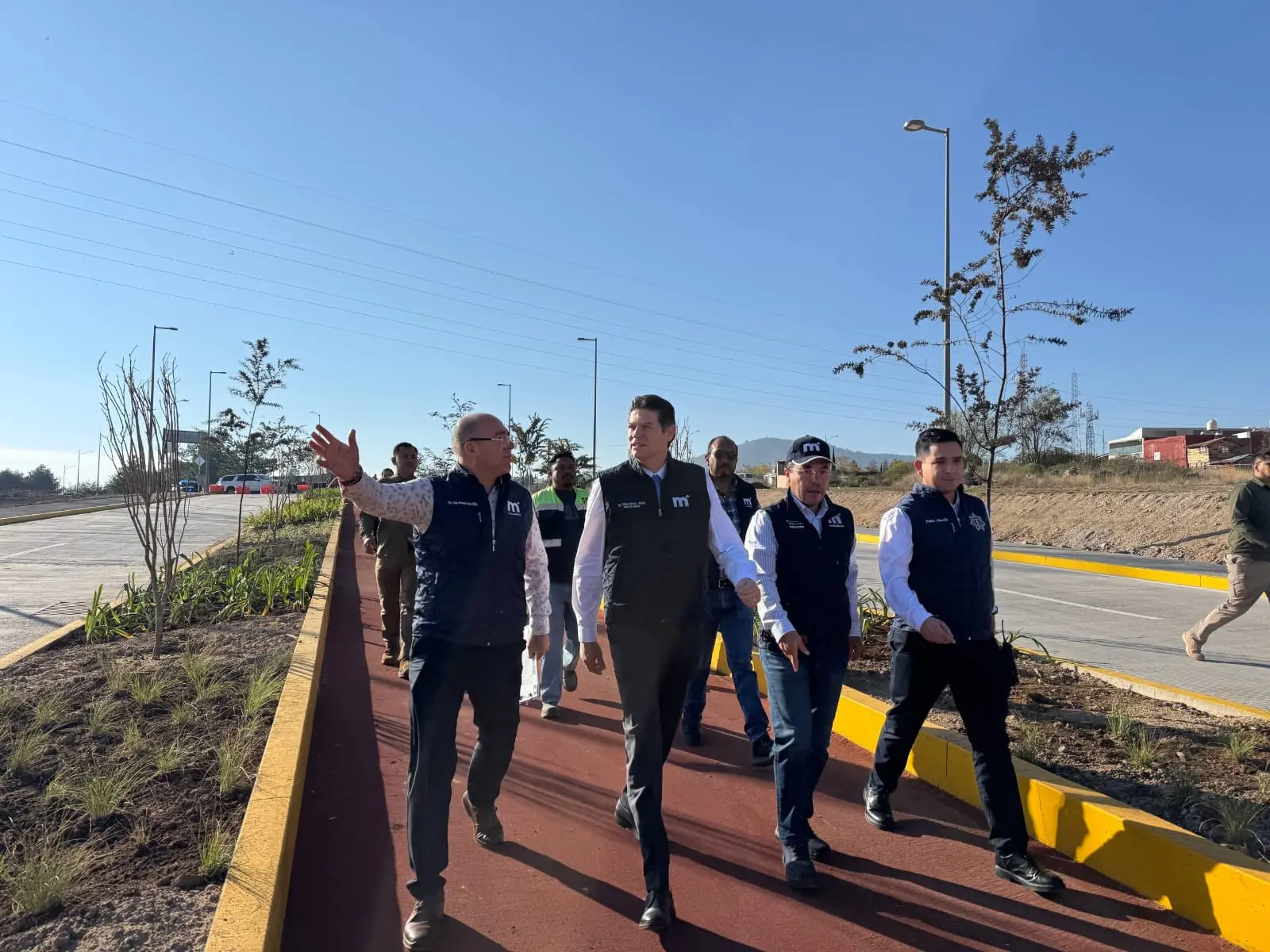 Revisa Alfonso Martínez últimos detalles de la avenida Amalia Solórzano