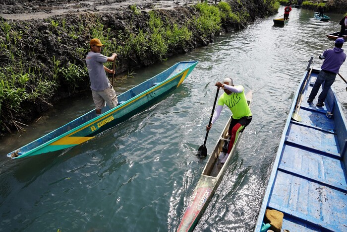 Revive el canotaje en Urandén y sus aguas cristalinas