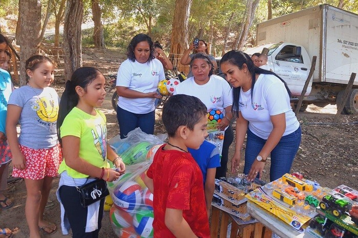 Reyes Magos Continúan Recorrido por Comunidades de LC