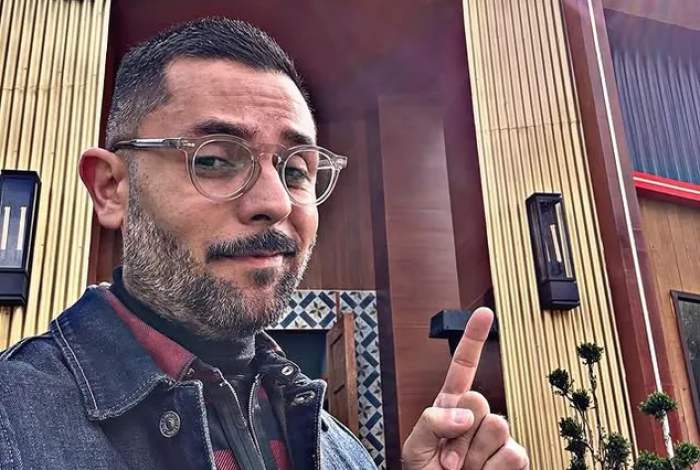 Ricardo Casares bromea tras confundir “La Granja VIP” con LCDLFM en TV Azteca