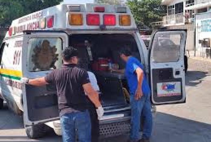 Riña entre sujetos alcoholizados deja un lesionado en gasolinera de Antúnez