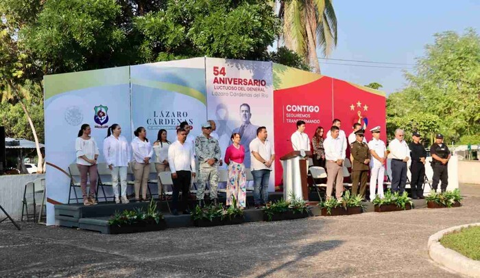 Rinden Homenaje a Gral. Lazaro Cárdenas del Río en 54º Aniversario Luctuoso