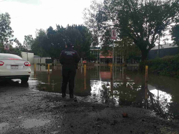 Río Grande de Morelia a tope por desfogue de presa