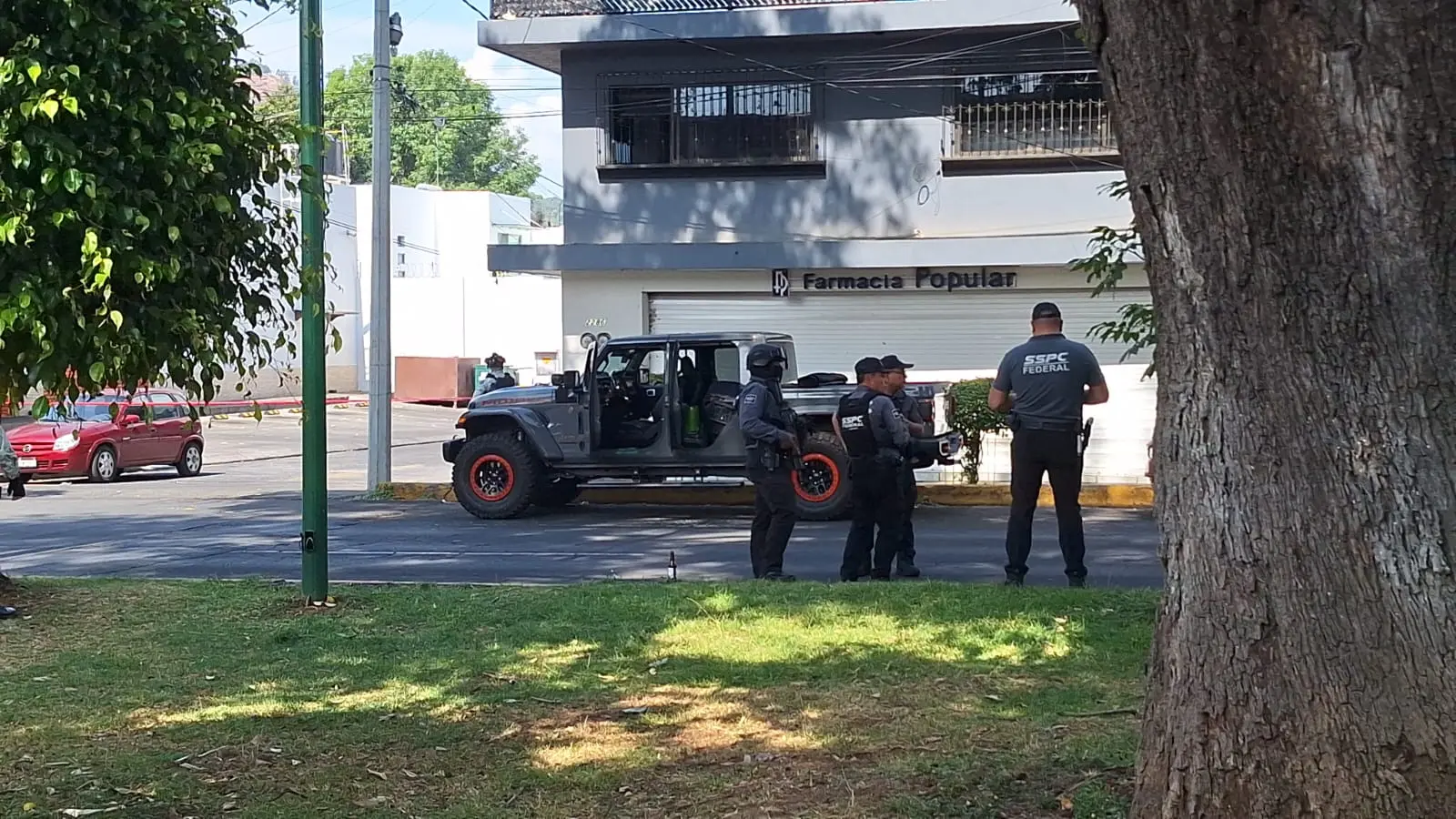 Roba camioneta en Uruapan y es herido por la FGE en la persecución