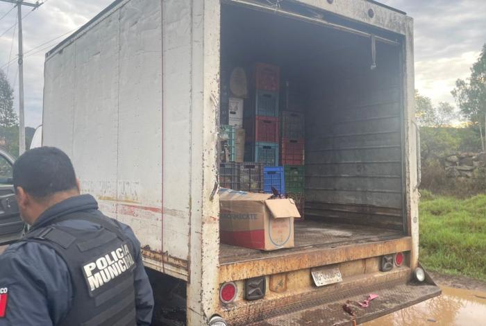 Roban camioneta con mercancía, en Pátzcuaro