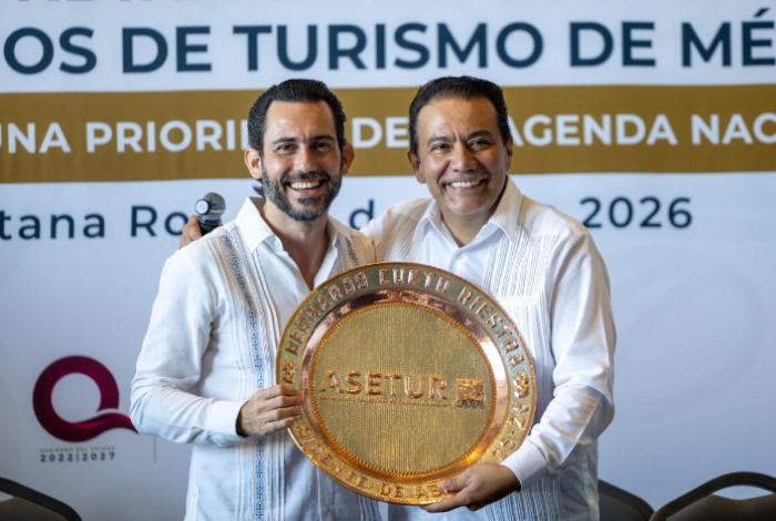 Roberto Monroy rinde protesta como nuevo presidente de Asetur México