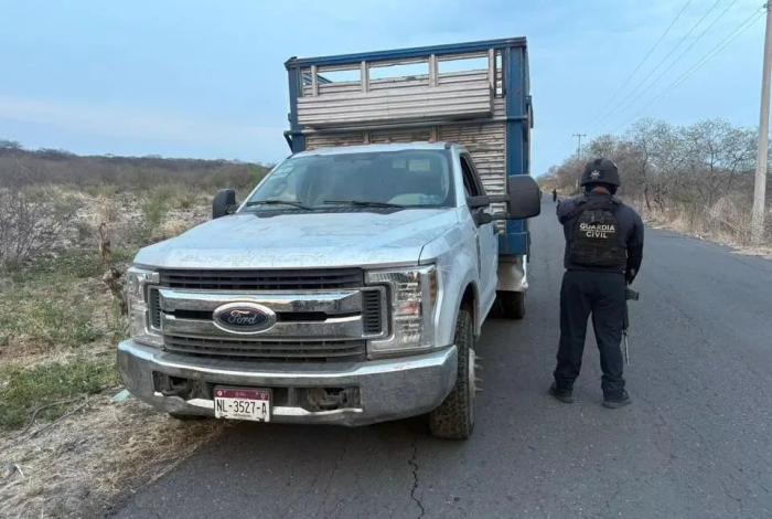 Robo de camioneta deriva en enfrentamiento entre policías y malosos