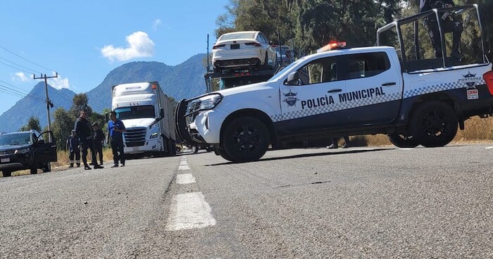 Robo frustrado termina con balacera y dos detenidos en Huiramba