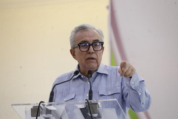 Rocha Moya comparece ante la FGR; confía en el sistema judicial que la 4T ha venido “saneando”