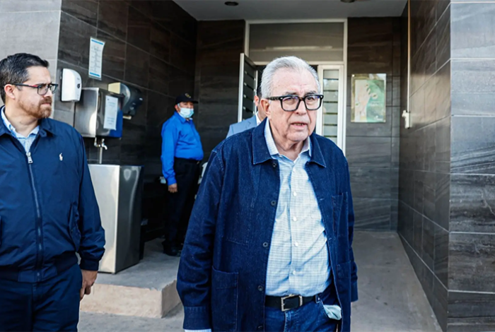 Rubén Rocha Moya afirma estar "limpio" y rechaza separarse del cargo en Sinaloa