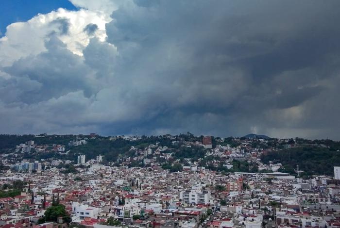 Sábado de lluvia y tormenta eléctrica en Morelia; se espera máxima de 40°C en Michoacán