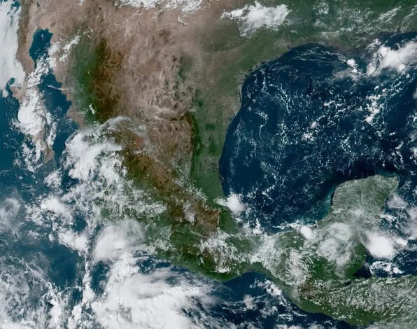 Sábado de Lluvias Dispersas en Diversas Regiones Debido a Condiciones Tropicales