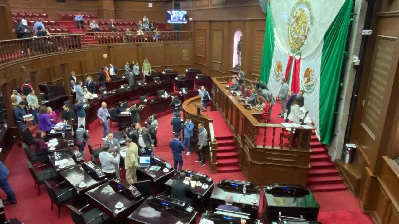 Sabes que diputado trabaja y quien no en el Congreso de Michoacán
