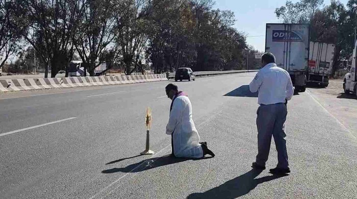 Sacerdote bendice la México-Querétaro contra accidentes y asaltos