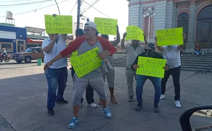 Salen 7 a «marchar» por el día del hombre: en sus carteles misoginia