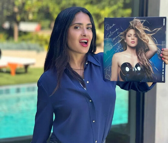 Salma Hayek exhibe emotivo regalo de Shakira en Instagram