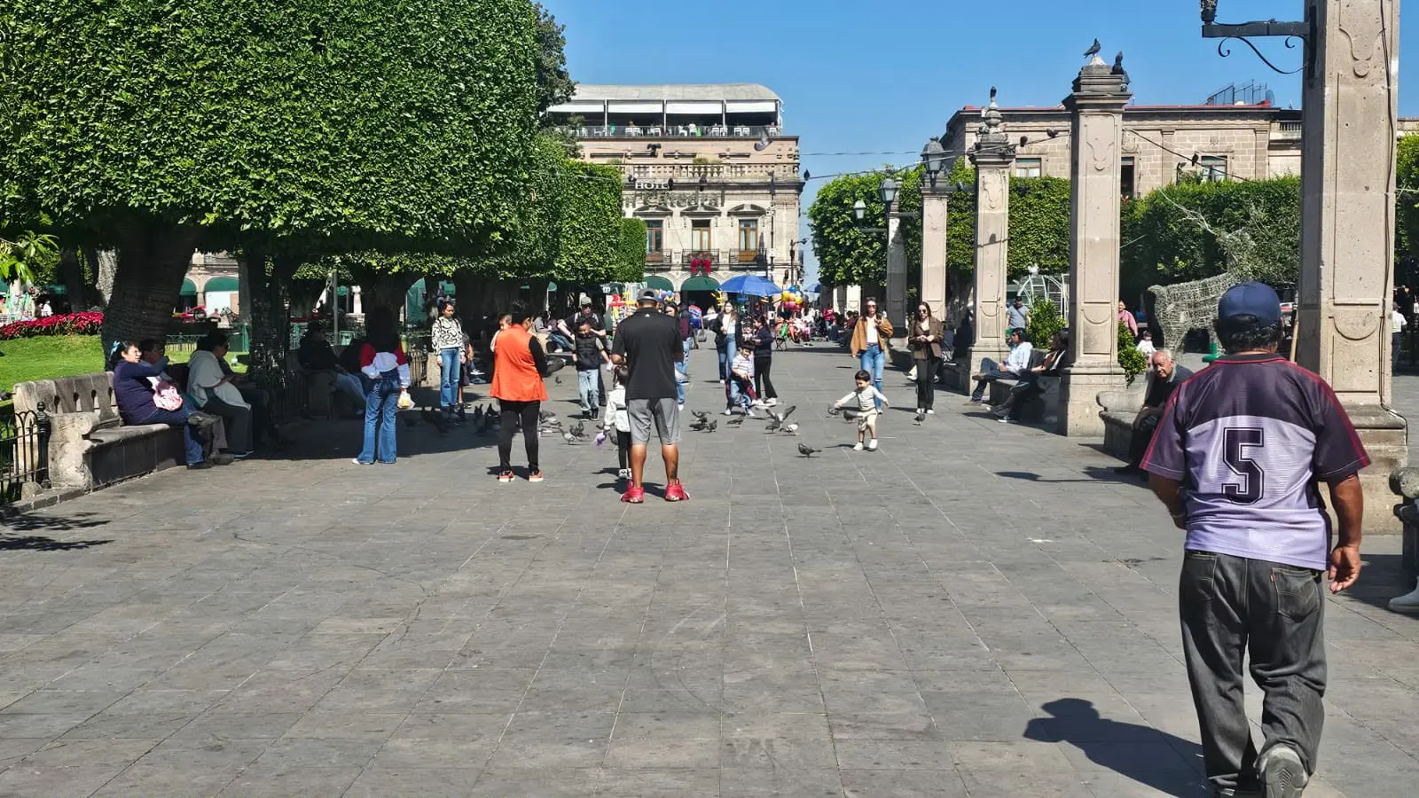 Salud, viajar y ahorrar, son algunos de los propósitos de Año Nuevo de la población de Morelia