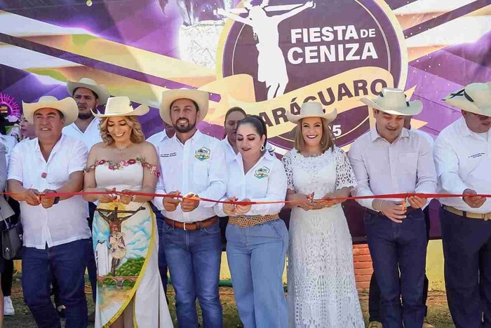 Salvador Bastida García, presidente Municipal de Tacámbaro, asiste a la Fiesta de la Ceniza