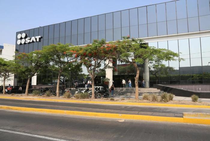 SAT desmiente visitas fiscales masivas a adultos mayores