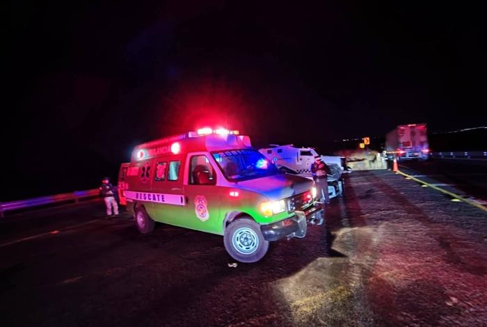 Se accidenta autobús de la línea Regiomontanos, sólo el chofer salió lesionado