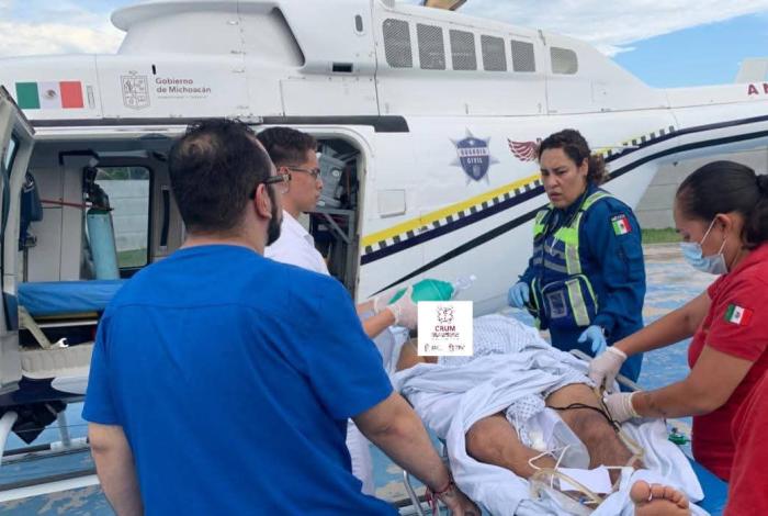 Se accidenta motociclista en Occidente de Apatzingán; lo trasladan a Morelia