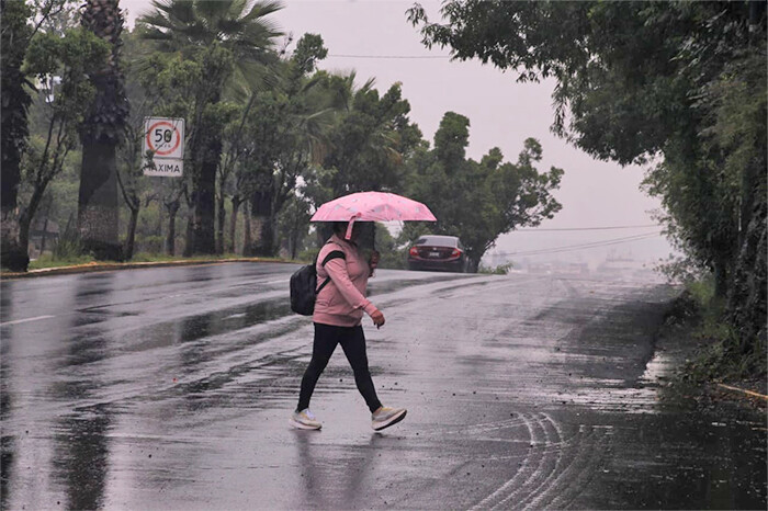 Se aleja John con remanentes de lluvias intensas y llegan las bajas temperaturas, de 0 a 5 °C en zonas altas de Michoacán