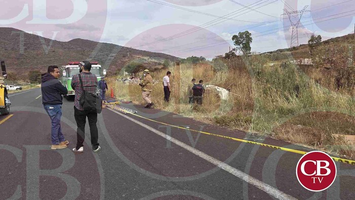 Se desbarranca camión de basura en Jacona