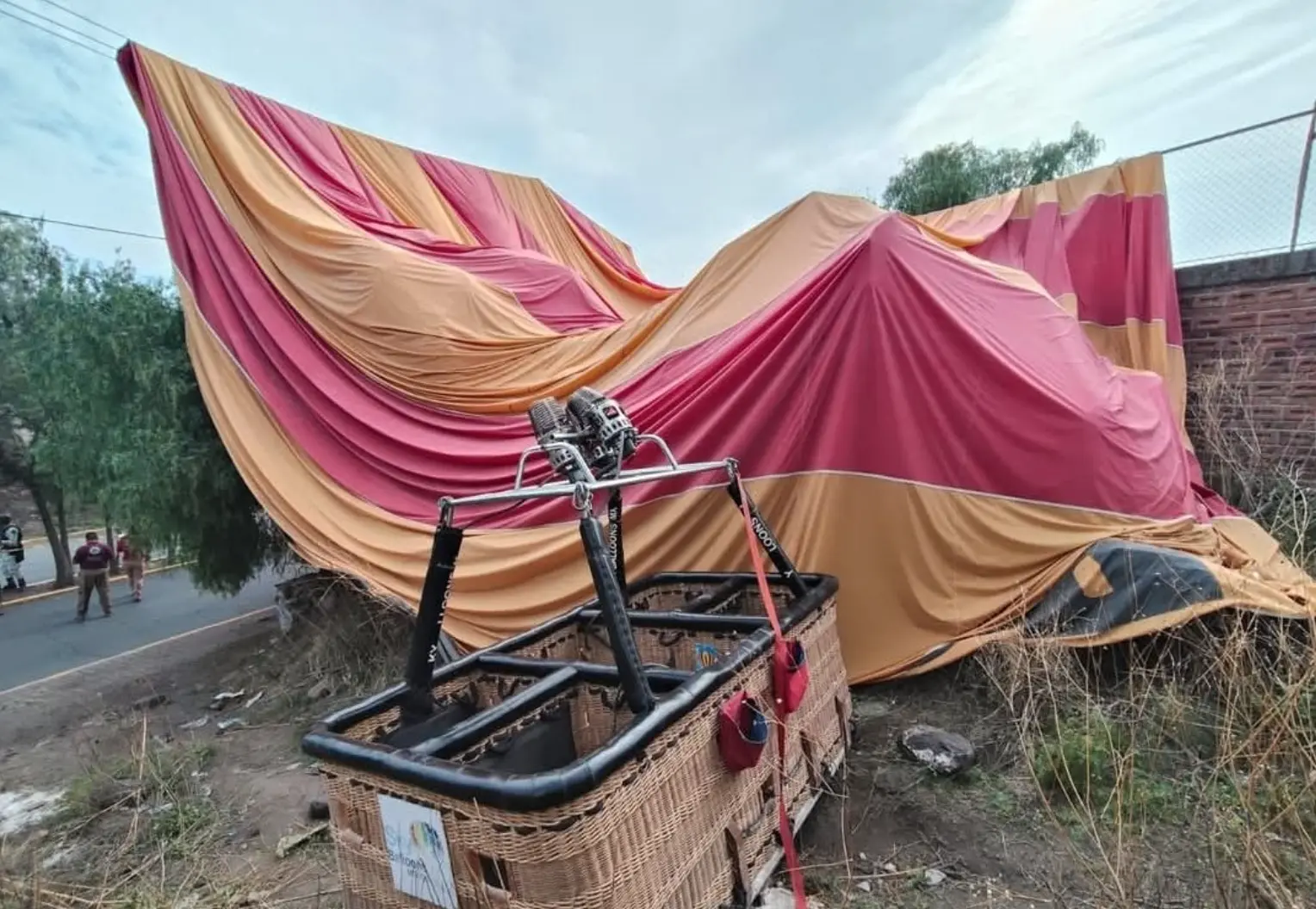 Se desploma globo aerostático en Teotihuacán