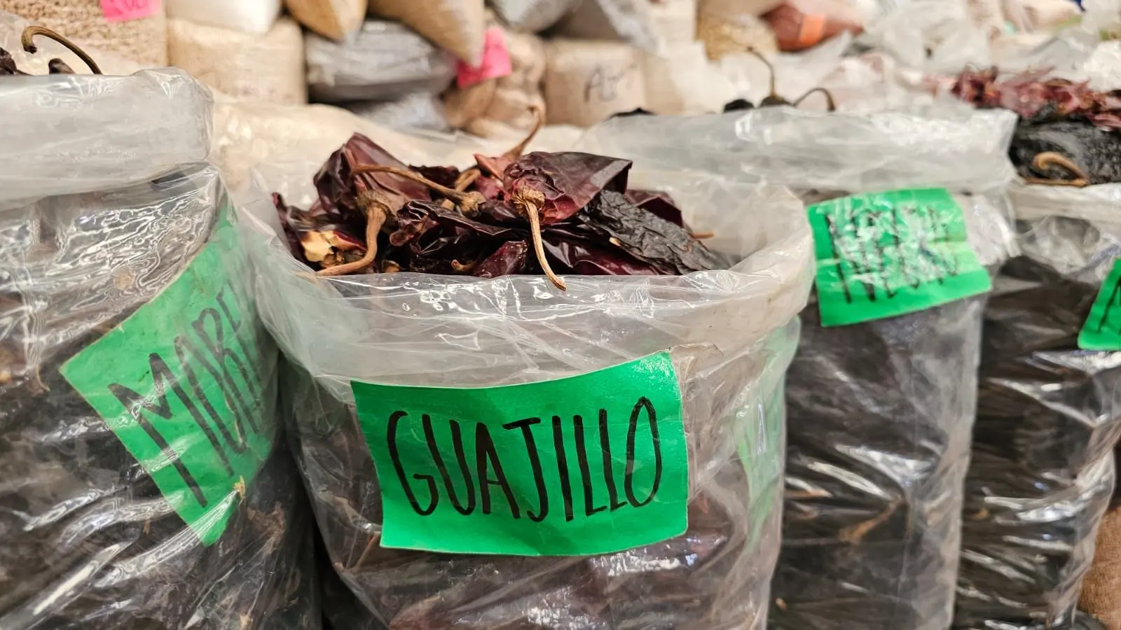 Se dispara el precio del chile guajillo en Morelia
