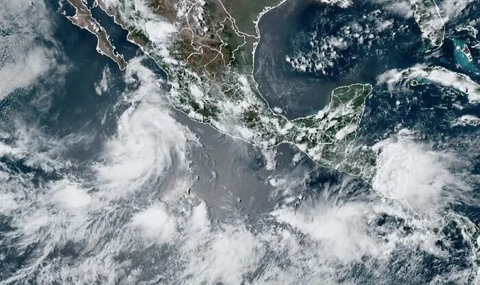 Se forma la tormenta tropical Carlotta en el océano Pacífico