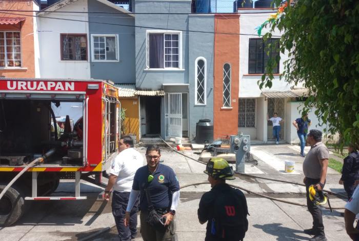 Se incendia casa en San José de la Mina, Uruapan